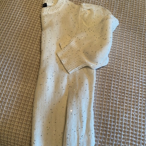 New🎊Ivory sequin top - Picture 3 of 5